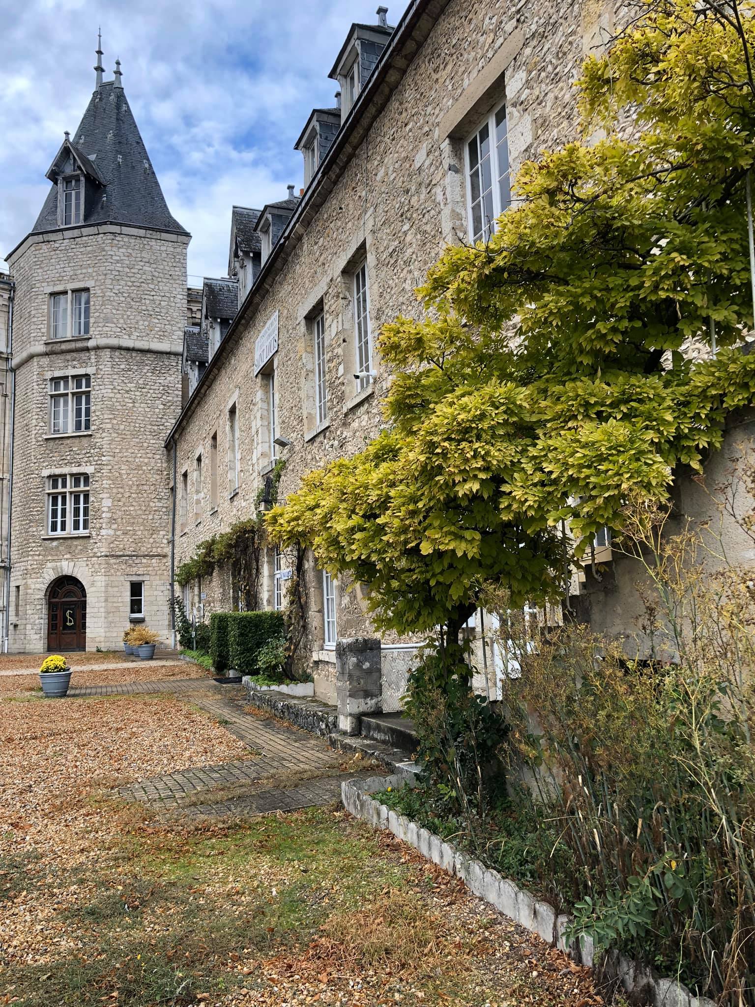 CHATEAU MONTARGIS 3